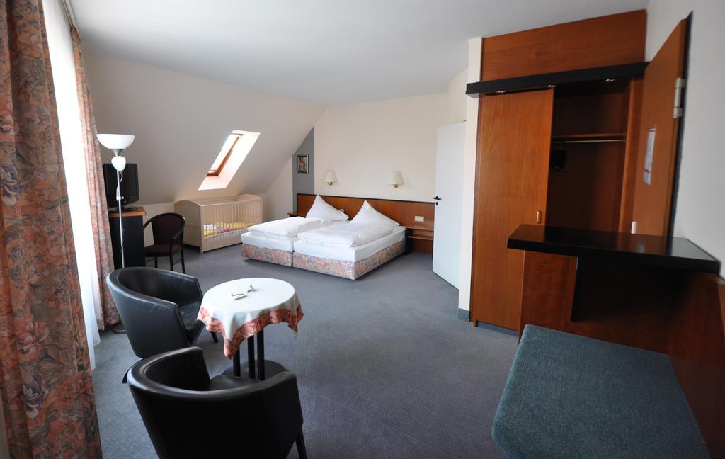 City Hotel アッシャースレーベン エクステリア 写真