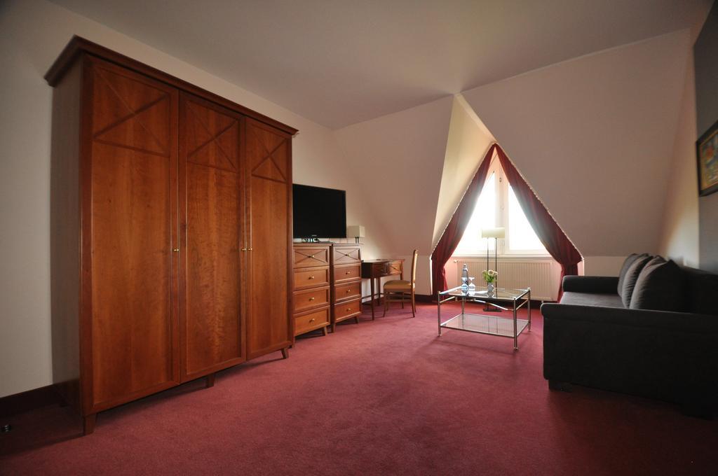 City Hotel アッシャースレーベン エクステリア 写真
