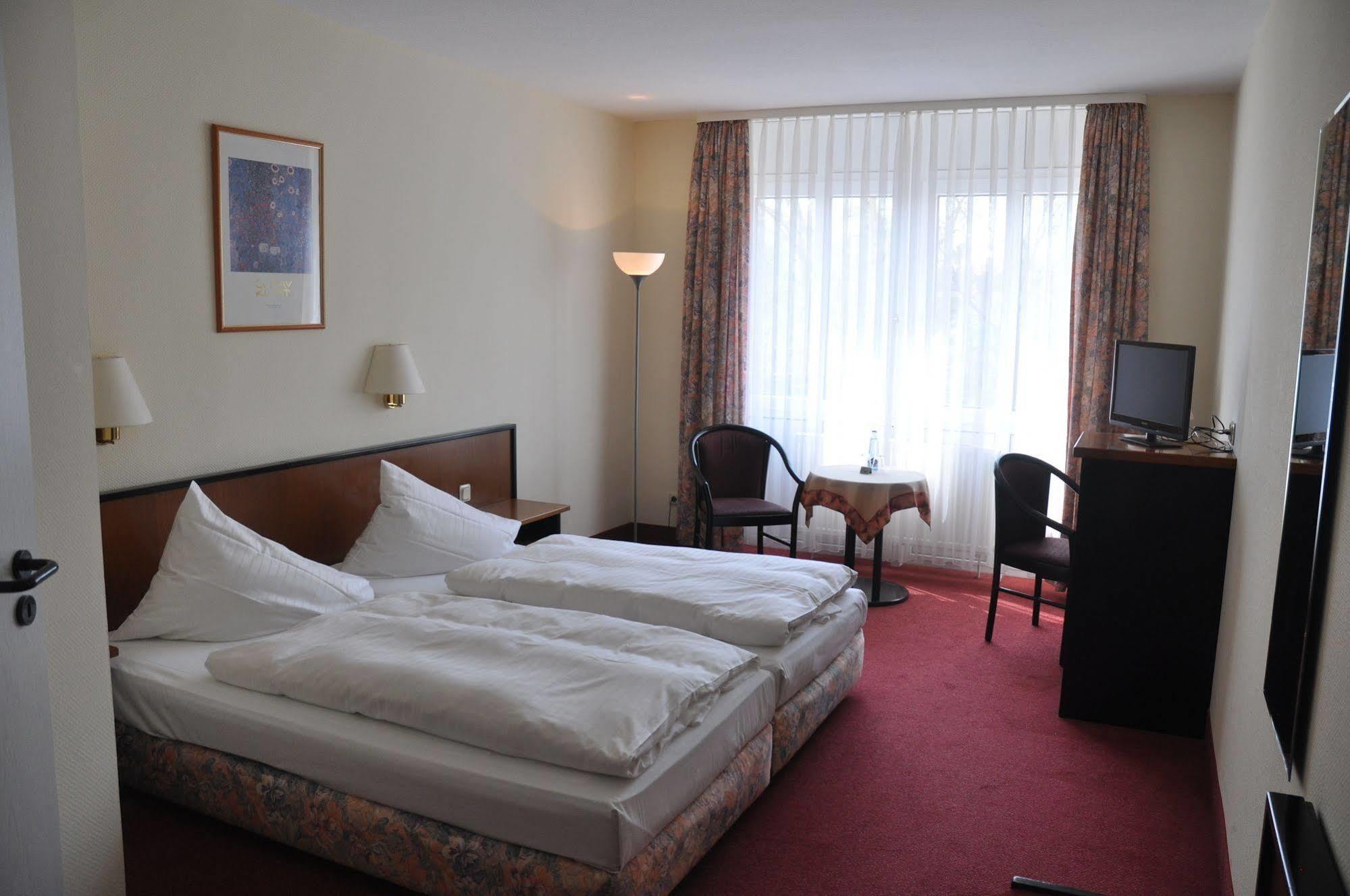 City Hotel アッシャースレーベン エクステリア 写真